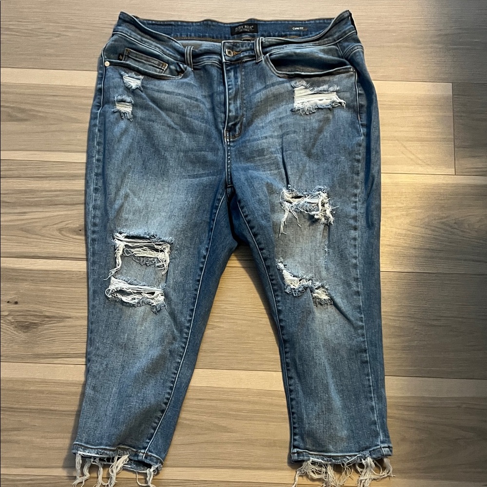Judy Blue Ripped Ankle Jeans in Blue